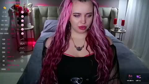 Snapshot of maya_mils chatting on 02.12.25 Maya Mils online show from 02.12.25