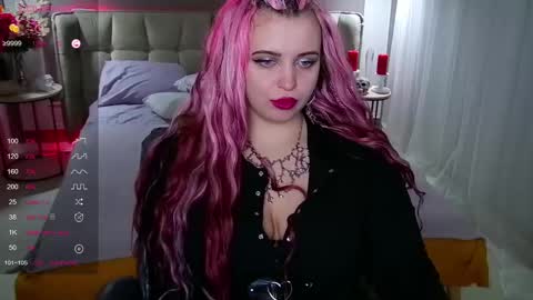 Snapshot of maya_mils chatting on 02.16.25 Maya Mils online show from 02.16.25