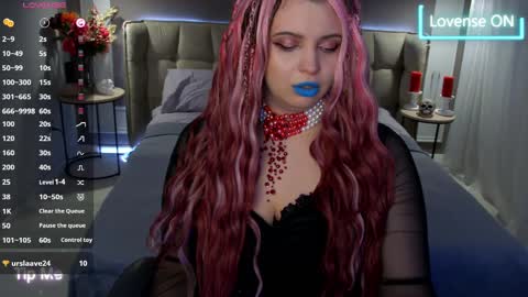 Snapshot of maya_mils chatting on 03.04.25 Maya Mils online show from 03.04.25