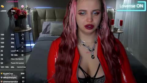 Snapshot of maya_mils chatting on 03.08.25 Maya Mils online show from 03.08.25