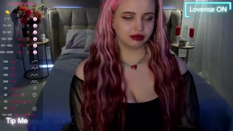 Snapshot of maya_mils chatting on 03.10.25 Maya Mils online show from 03.10.25