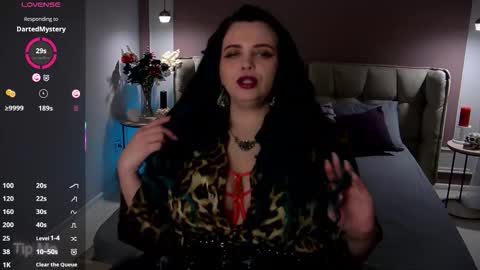 Snapshot of maya_mils chatting on 10.03.25 Maya Mils online show from 10.03.25