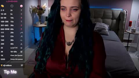 Snapshot of maya_mils chatting on 10.12.25 Maya Mils online show from 10.12.25