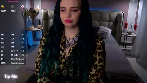 Snapshot of maya_mils chatting on 10.14.25 Maya Mils online show from 10.14.25