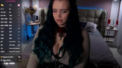 Snapshot of maya_mils chatting on 10.15.25 Maya Mils online show from 10.15.25