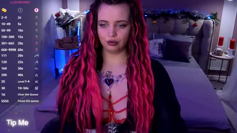 Maya Mils online show from 12.23.25