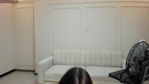 M A Y A    H O F F M A N online show from 02.11.26