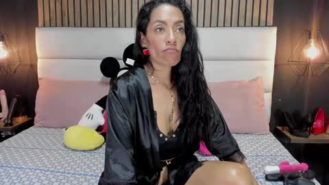Nicolle Ruselle   Hello my lovely  schedule for great fun from  630 am and end 800 pm Colombian time I wait for you online show from 01.07.25