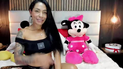 Nicolle Ruselle   Hello my lovely  schedule for great fun from  630 am and end 800 pm Colombian time I wait for you online show from 03.06.25