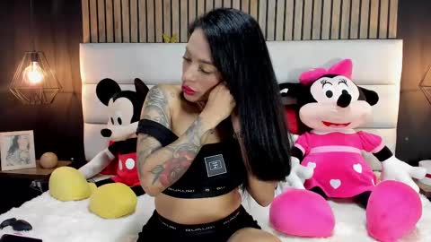 Nicolle Ruselle   Hello my lovely  schedule for great fun from  630 am and end 800 pm Colombian time I wait for you online show from 03.06.25