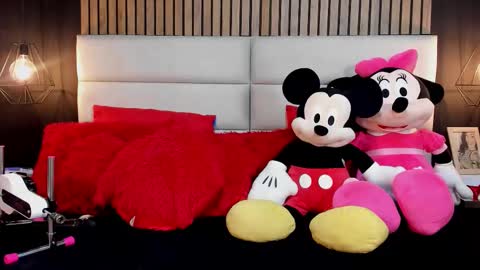 Nicolle Ruselle   Hello my lovely  schedule for great fun from  630 am and end 800 pm Colombian time I wait for you online show from 10.04.25