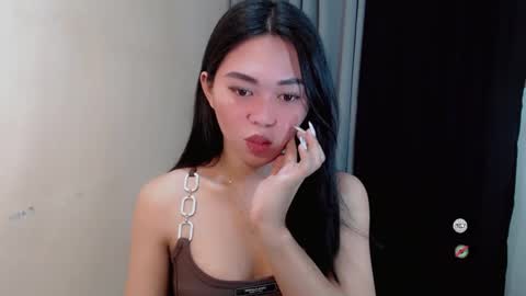 Snapshot of mayasally_ chatting on 12.24.24 mayasally_ online show from 12.24.24