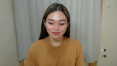 Snapshot of mayasally_ chatting on 01.24.25 mayasally_ online show from 01.24.25