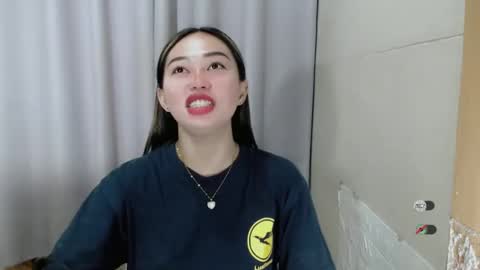 Snapshot of mayasally_ chatting on 01.30.25 mayasally_ online show from 01.30.25