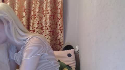 maybe_doll online show from 11.30.25