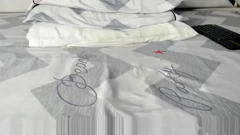 Maybelline69 online show from 10.21.25