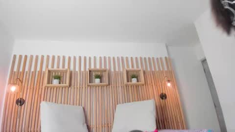 Maye Wells online show from 01.06.26