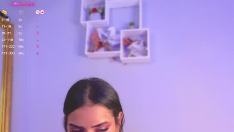 Snapshot of maykka chatting on 12.17.24 Mayka online show from 12.17.24