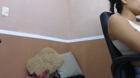 Snapshot of maykka chatting on 09.21.25 Mayka online show from 09.21.25