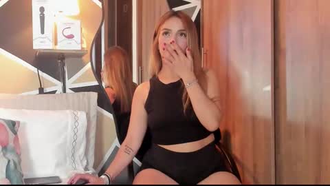 MaylinFox online show from 09.11.25