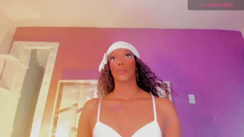 Snapshot of mayo_771804 chatting on 06.15.26 Karol black18 online show from 06.15.26