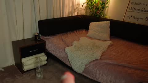 Anna       IG mbca anna  online show from 01.26.25