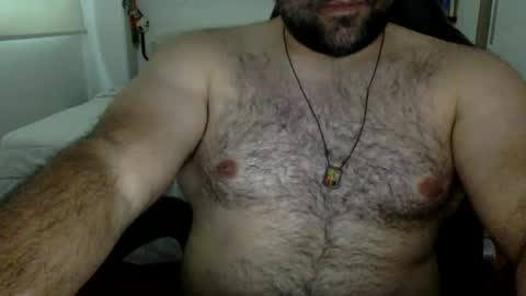 Snapshot of mbotve chatting on 10.01.25 VzlaMan online show from 10.01.25