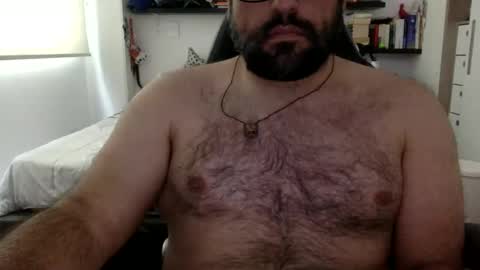 Snapshot of mbotve chatting on 10.19.25 VzlaMan online show from 10.19.25