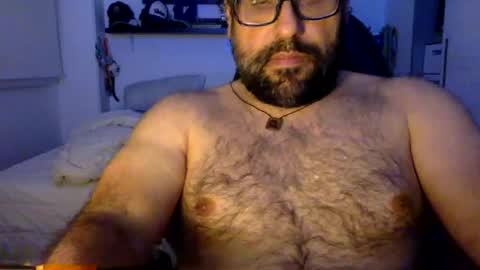 Snapshot of mbotve chatting on 07.20.26 VzlaMan online show from 07.20.26