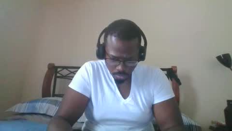 Snapshot of mbsupreme chatting on 02.08.26 Mark online show from 02.08.26