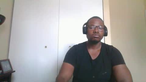 Snapshot of mbsupreme chatting on 02.12.26 Mark online show from 02.12.26