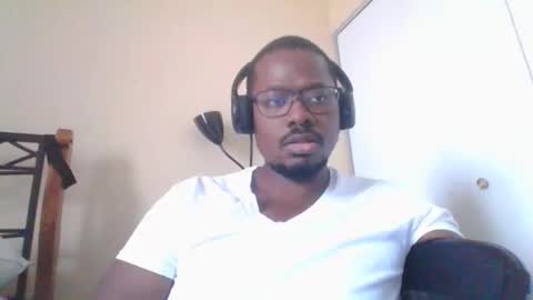 Snapshot of mbsupreme chatting on 02.28.26 Mark online show from 02.28.26