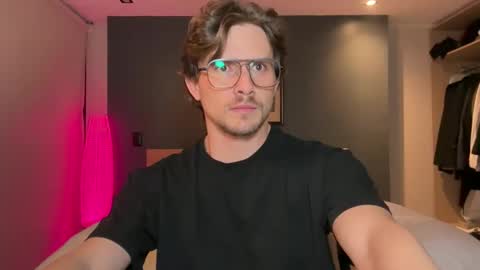 Snapshot of mcklister69 chatting on 02.14.26 mcklister online show from 02.14.26