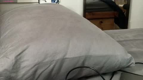 Snapshot of mcload1 chatting on 10.09.25 McLoad1 online show from 10.09.25