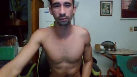 Snapshot of mdbisc chatting on 12.23.24 mdbisc online show from 12.23.24