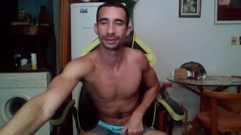 Snapshot of mdbisc chatting on 01.14.25 mdbisc online show from 01.14.25