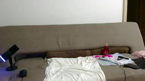 Snapshot of mdbisc chatting on 10.24.25 mdbisc online show from 10.24.25