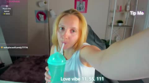 Snapshot of me1issa_bell chatting on 02.20.26 Melissa online show from 02.20.26