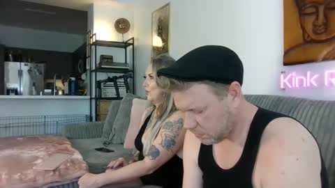 Snapshot of me2283 chatting on 02.26.25 me2283 online show from 02.26.25