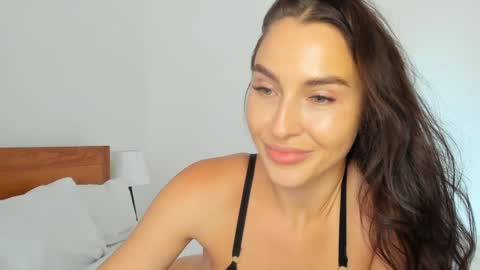 Snapshot of me_lina_ chatting on 02.02.25 Alice online show from 02.02.25