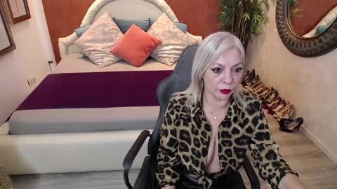 Snapshot of meamandax chatting on 01.04.25 meamandax online show from 01.04.25