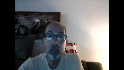 me at home online show from 01.02.25