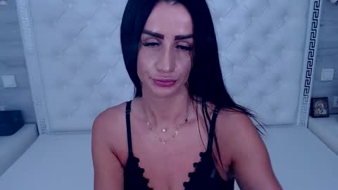 Medeea Bee online show from 09.20.25