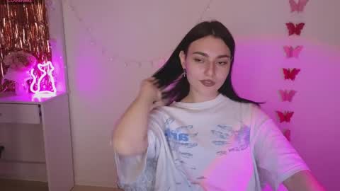 Snapshot of medina_andress chatting on 03.07.25 Dina online show from 03.07.25