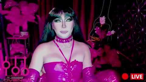 THE QUEEN ALPHA   Queen Medusa Prey online show from 02.13.26