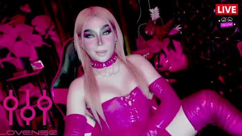 THE QUEEN ALPHA   Queen Medusa Prey online show from 03.27.26