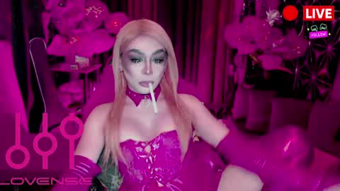 THE QUEEN ALPHA   Queen Medusa Prey online show from 04.17.26