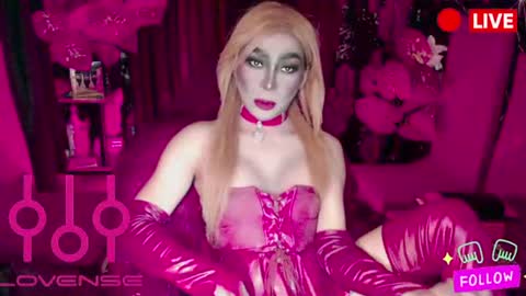 THE QUEEN ALPHA   Queen Medusa Prey online show from 06.12.26