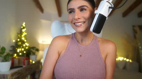 Snapshot of meegan1 chatting on 12.20.24 Andrea  online show from 12.20.24