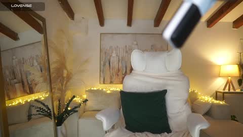 Snapshot of meegan1 chatting on 01.31.25 Andrea  online show from 01.31.25